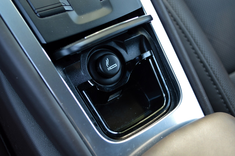 Illustration for article titled The Coolest Details of the 2014 Porsche Cayman S